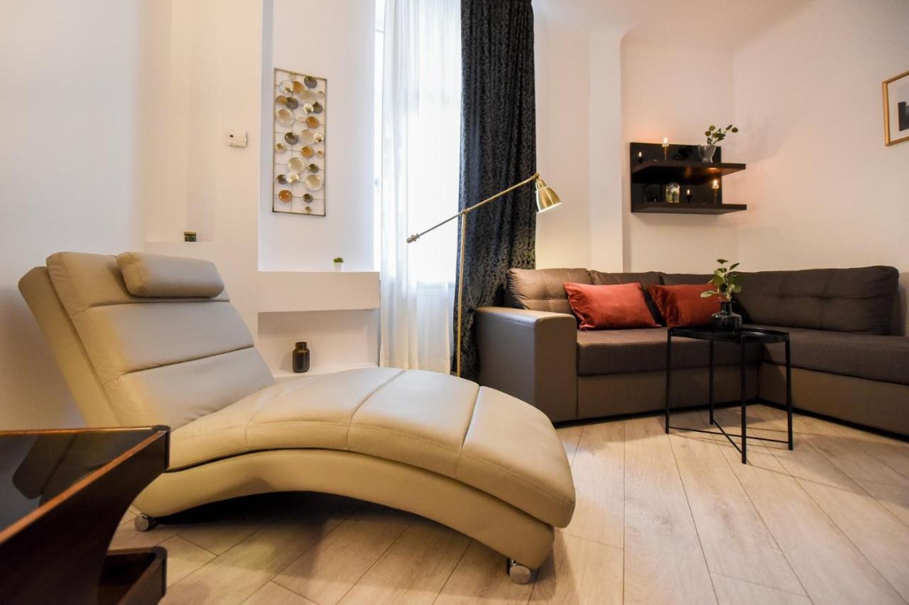 Discover Comfort: Charming & Spacious In The Old Town Appartamento Bucarest