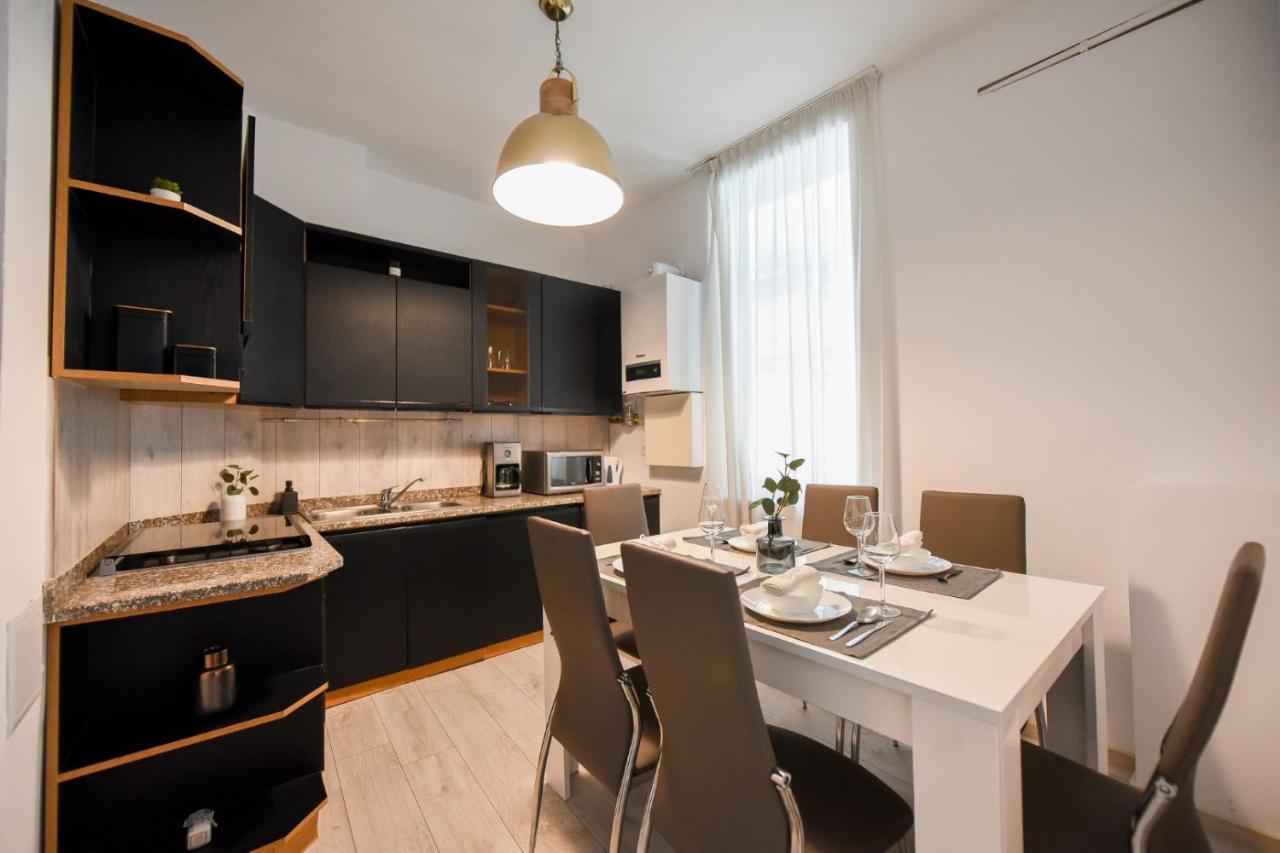 Discover Comfort: Charming & Spacious In The Old Town * Bucarest